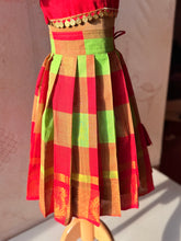 Aarna - Crop top and skirt