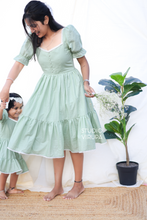 Mom & Daughter - Gulabi Green