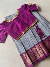 Aarna - Crop top and skirt