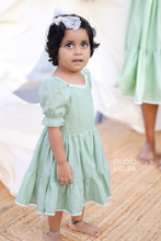 Mom & Daughter - Gulabi Green