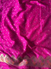 Thraya - Hot pink
