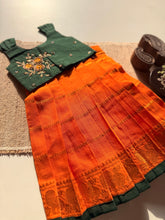 Veldhari - Crop top and skirt
