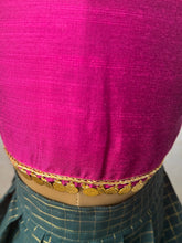 Aarna - Crop top and skirt