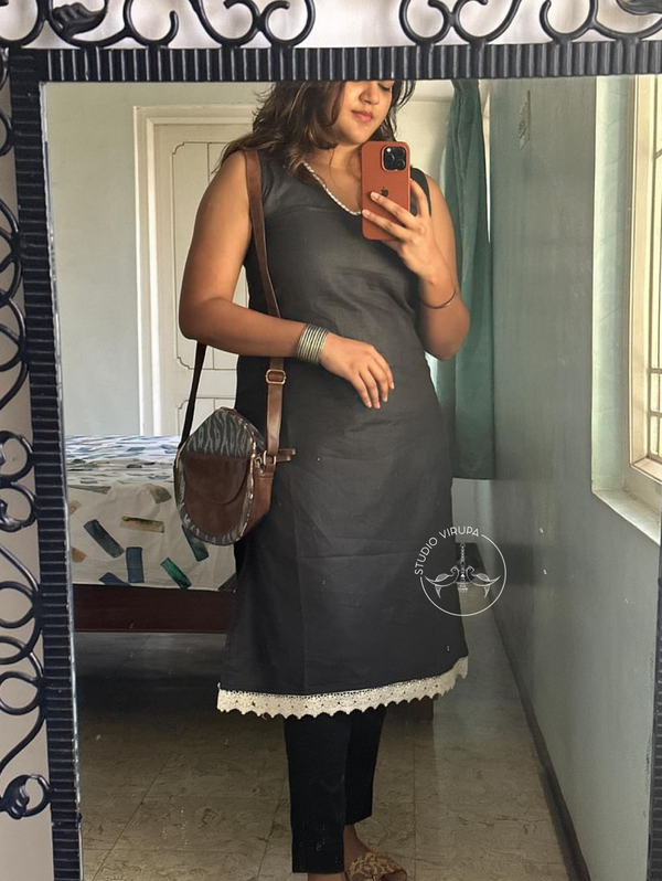 Gulabi Black- Kurtha Express