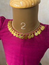 Aarna - Crop top and skirt