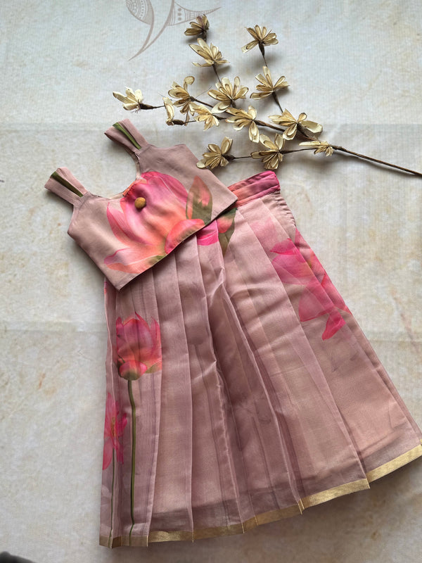 Aila - Crop top and skirt