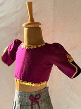 Aarna - Crop top and skirt