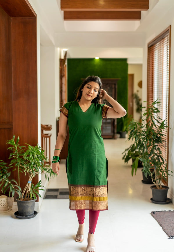 Bhandhavi- Kurta