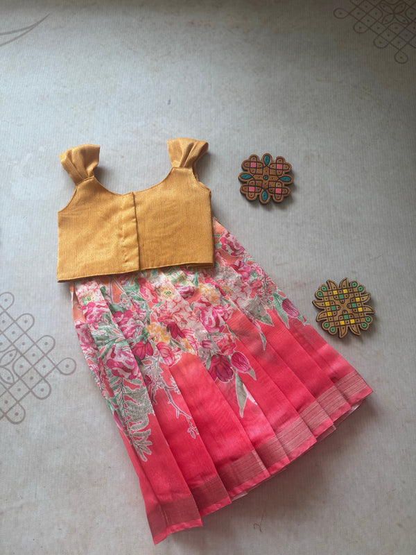 Shriya - Crop top and skirt