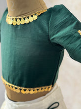 Aabarna - Crop top and skirt