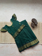 Aakriti - Crop top and skirt