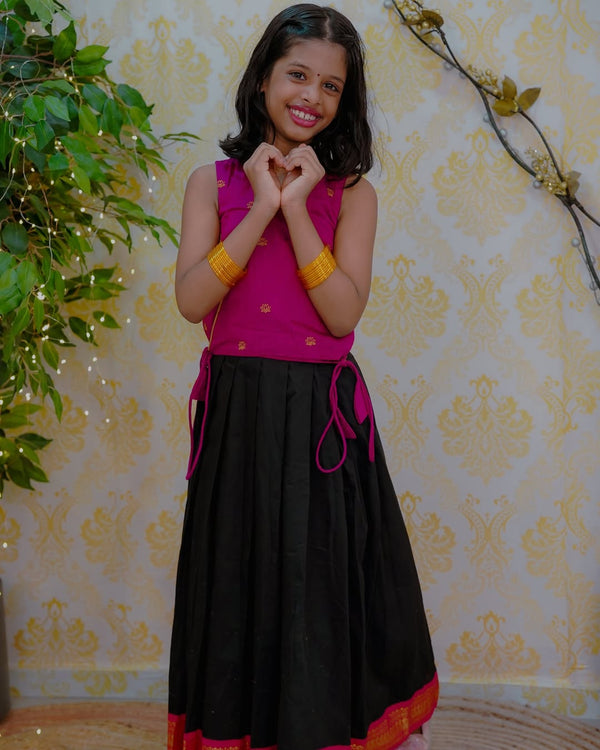 Aakriti - Crop top and skirt