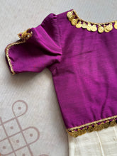 Aabarna - Crop top and skirt