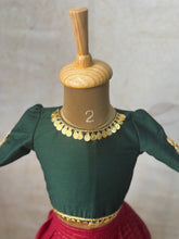 Aarna - Crop top and skirt