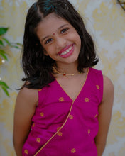 Aakriti - Crop top and skirt