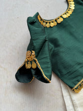 Aabarna - Crop top and skirt