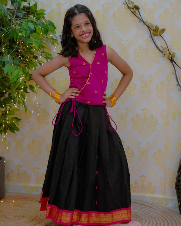 Aakriti - Crop top and skirt