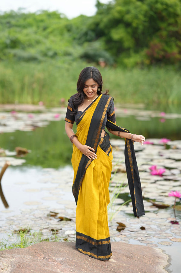 Devaki Sungudi Cotton Saree – Handcrafted Madurai Sungudi Saree in Soft Cotton