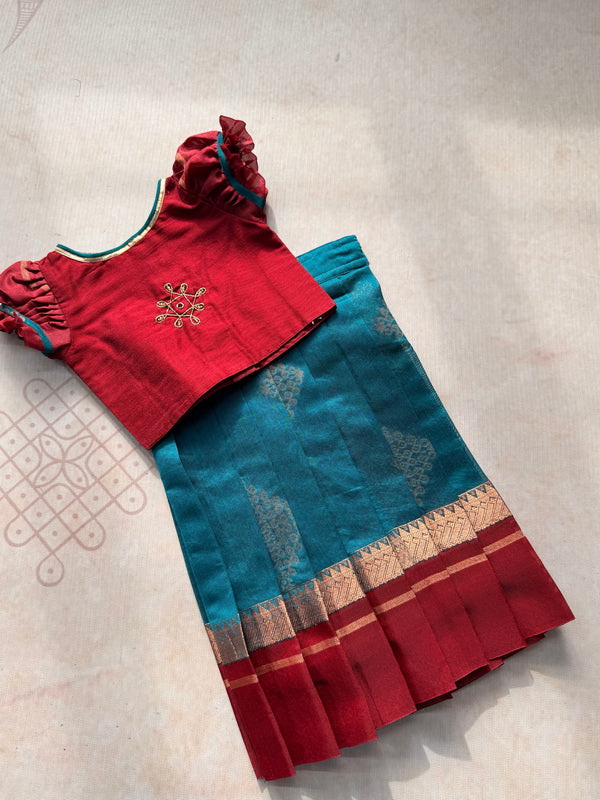 Shanmugi - Crop top and Skirt
