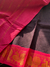Nayanam – Zari Kattam Navy Sungudi Cotton Saree