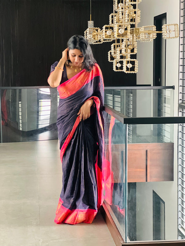 Nayanam – Zari Kattam Navy Sungudi Cotton Saree