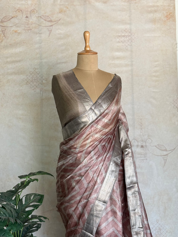 Senorita - Pure Tissue Digital Print Saree – Dusty Rose & Silver Grey