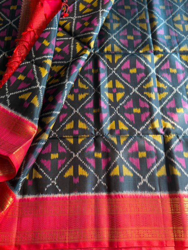 Pure Pochampalli Saree with Retta pet border –Vintage Edition