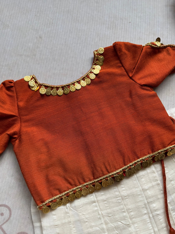 Aabarna - Crop top and skirt