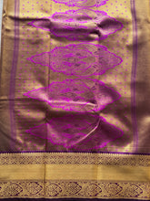 Emerald Green Semi Kanchi Silk Saree with Kolam Buttas & Contrast Magenta Pallu
