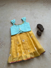 Daisy - Crop top and skirt