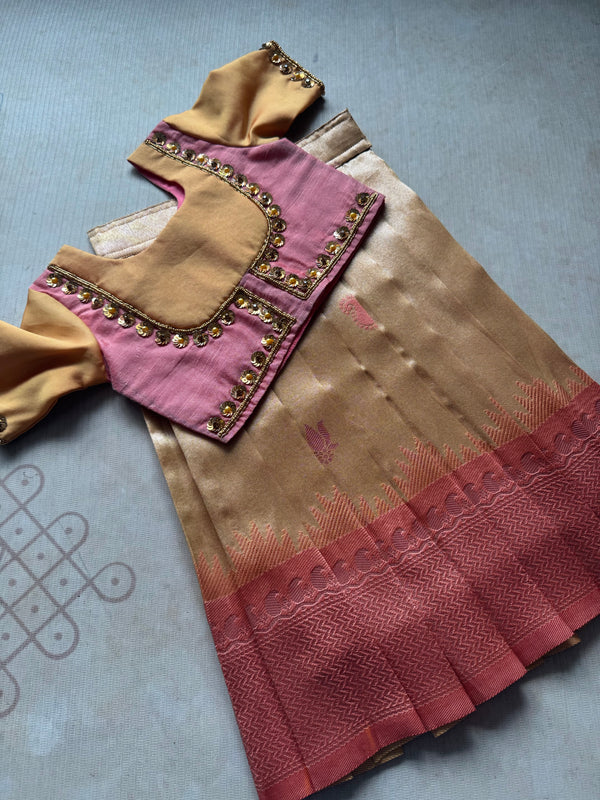 Janavi - Crop top and Skirt