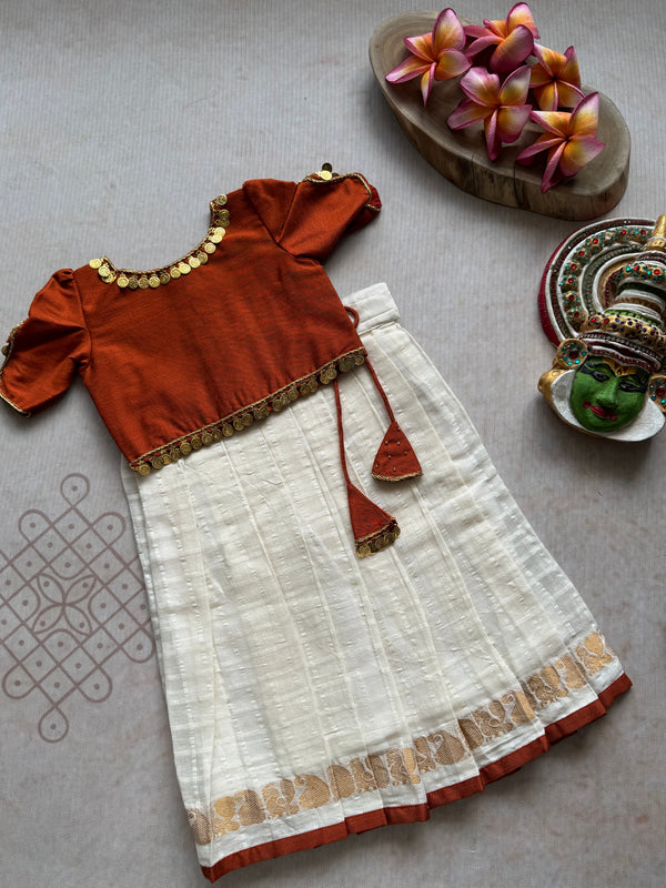 Aabarna - Crop top and skirt