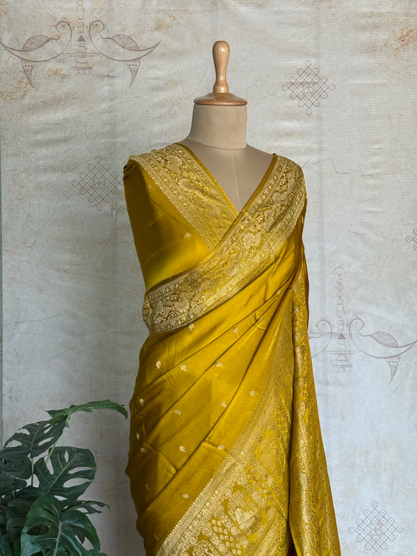 Tripti Mushru Banarasi Silk Saree – Peacock & Rani Palki Zari