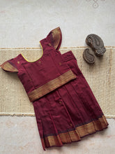 Aakriti - Crop top and skirt