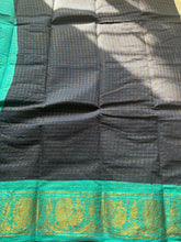 Nayanam – Zari Kattam Navy Sungudi Cotton Saree