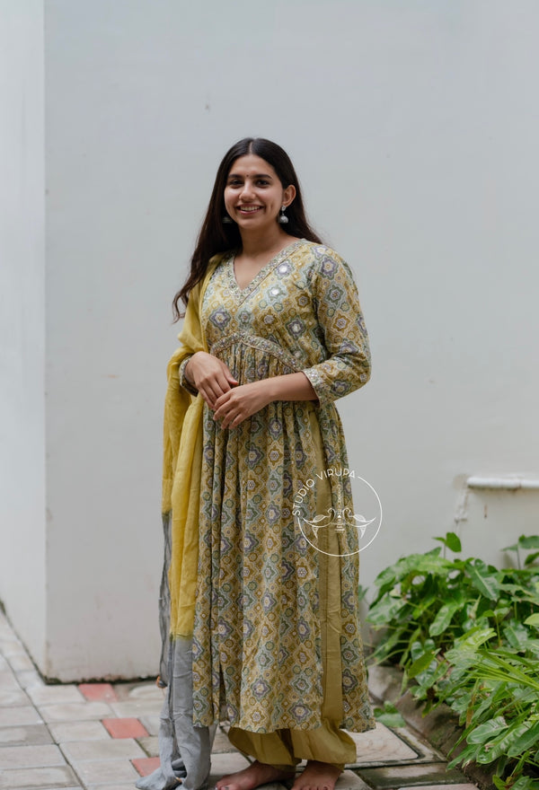 Kesariya - Kurta + pants +Dupatta