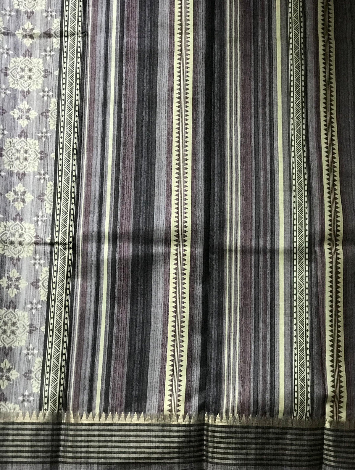 Semi Tussar