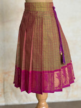 Aarna - Crop top and skirt Express