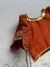 Aabarna - Crop top and skirt