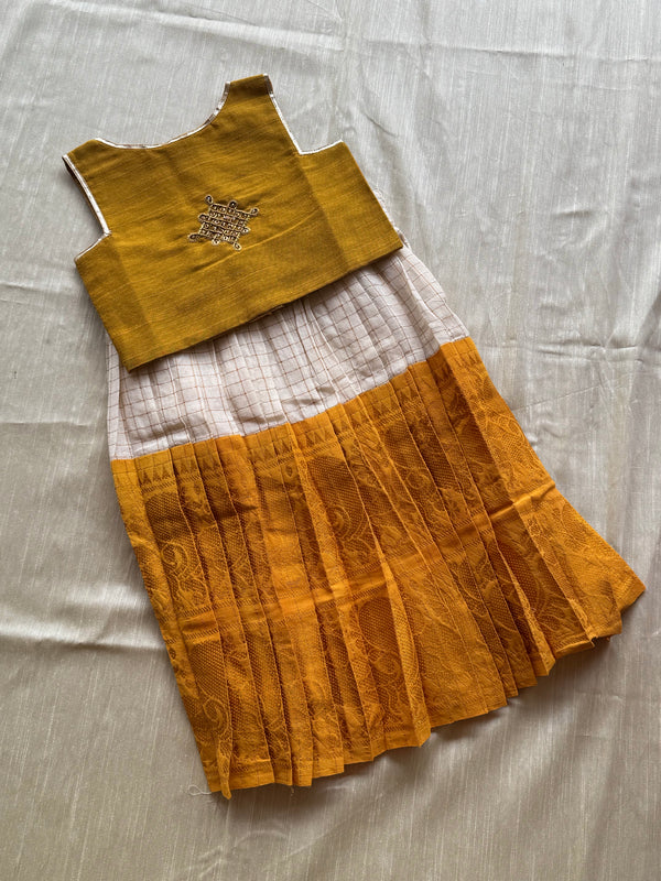 Lakshya Yamuna - Kolam Crop Top & Sungudi Skirt Set Festive Edit Express (Navaratri Collection)