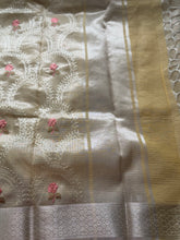 Ciranya Linen - Embroidered Kora Saree
