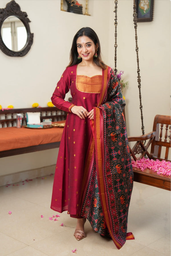 Dwaraka - Raw Silk 3-Piece Suit Set with Kalamkari Dupatta