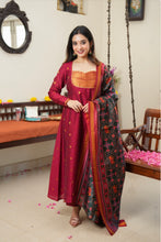 Dwaraka - Raw Silk 3-Piece Suit Set with Kalamkari Dupatta