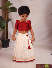 Aabarna - Crop top and skirt