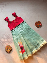 Shriya - Crop top and skirt