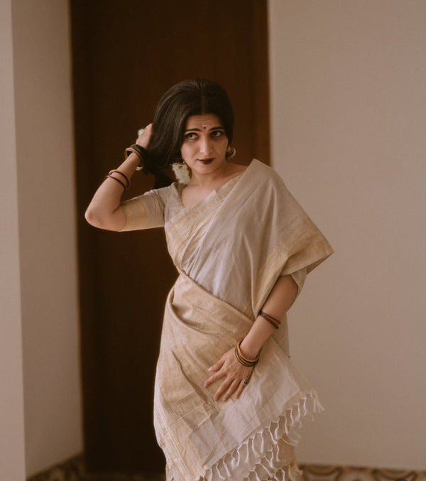 Elegant Kanchi Cotton Saree in Ash Grey with Traditional Gold Border