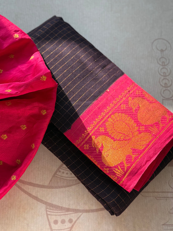 Nayanam – Zari Kattam Navy Sungudi Cotton Saree