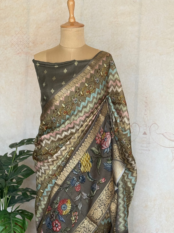 Dola Printed Silk Saree with Bentex Zari Border – Charcoal Grey Floral & Chevron Weave