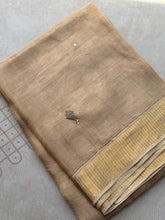 Senorita - Senorita with hand embroidered detailing