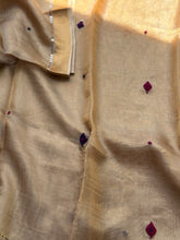 Senorita - Senorita with hand embroidered detailing